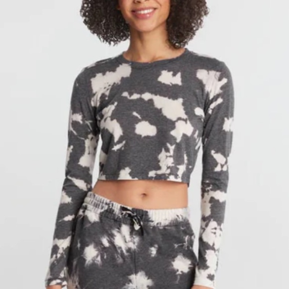Long Sleeve Tie-Dye Cropped T-Shirt